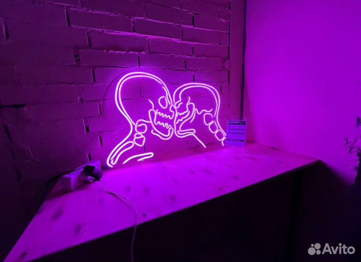 Неоновая вывеска