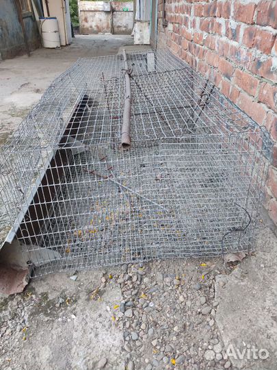 Большая клетка для птиц или кроликов