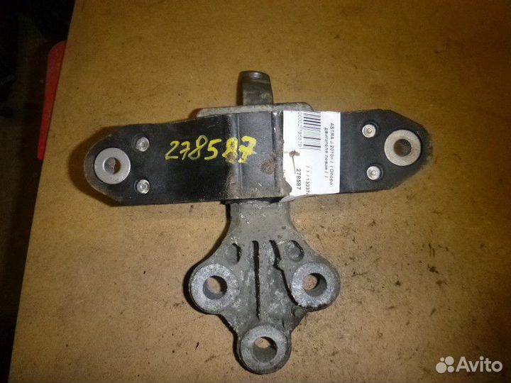 Опора двигателя левая opel astra J 2010