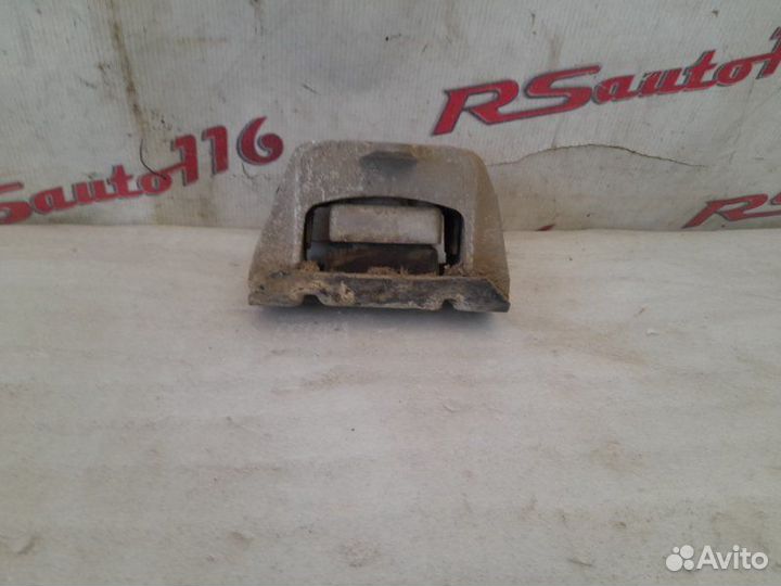 Подушка кпп левая Skoda Octavia A4 Рестайл