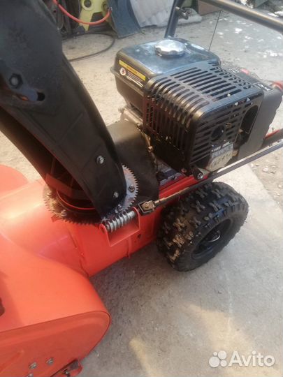 Снегоуборщик самоходный бензиновый