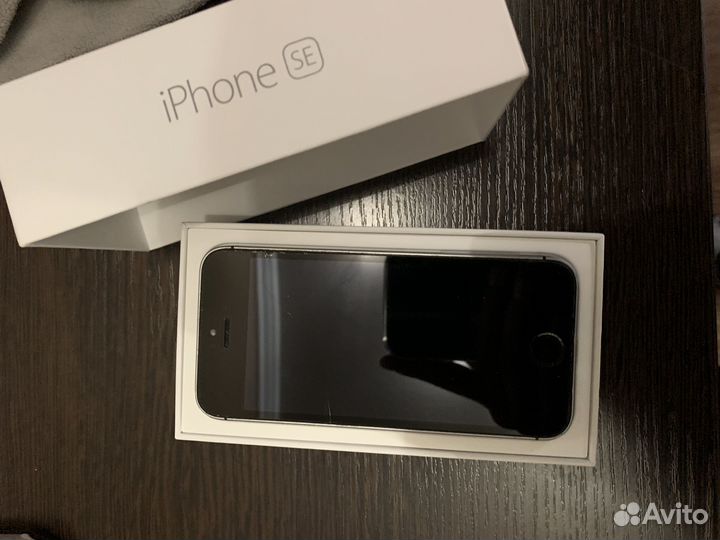 iPhone SE, 128 ГБ