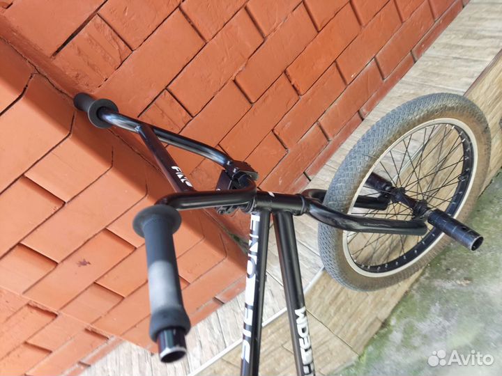 Трюковой велосипед BMX
