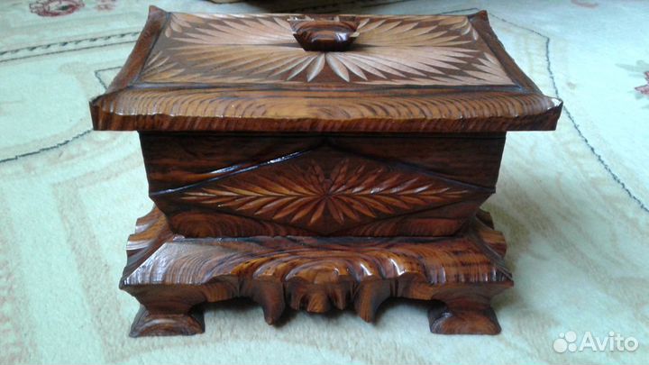 Деревянные резные шкатулки ручной работы