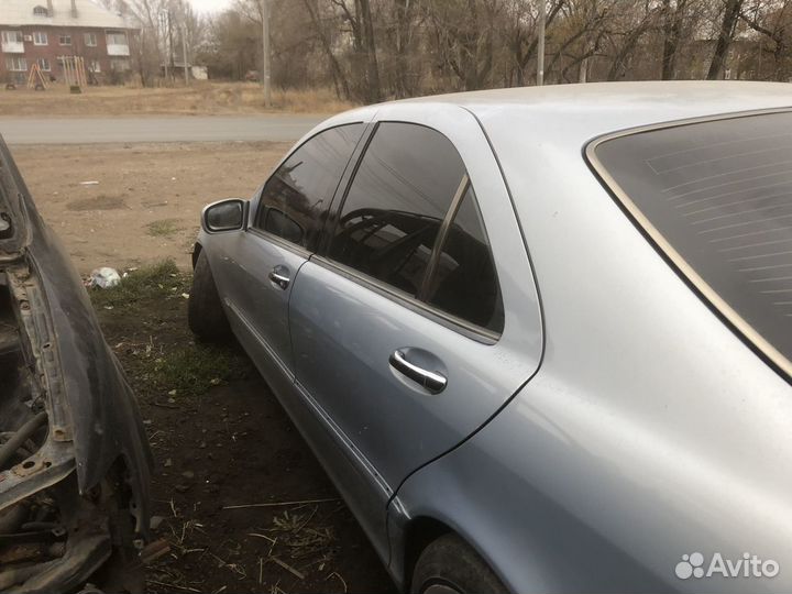 Капот Mercedes 220