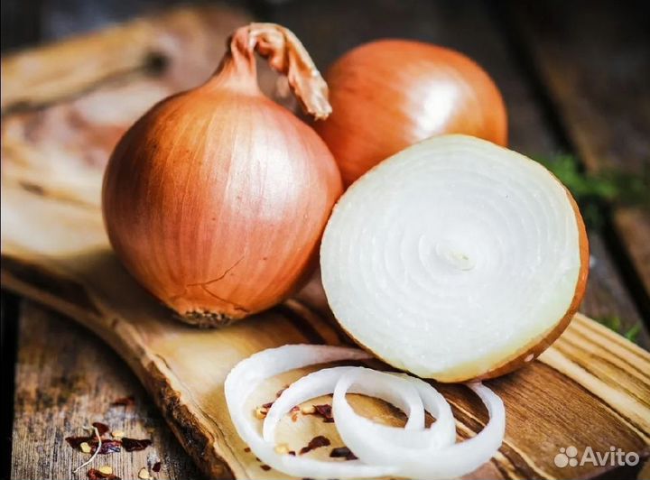 Лук репчатый 30 кг. Тыква 23 кг и кабачки 20 кг