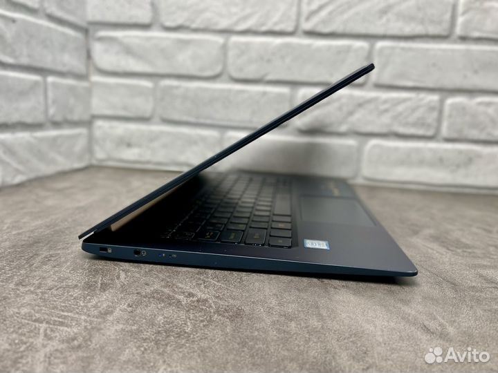 Сенсорный Acer Swift 5 i7-8550u 256Gb 8Gb