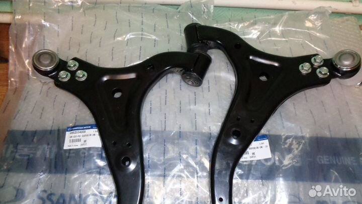 Рычаг передний нижний lh/rh Ссан Енг Актион Нью