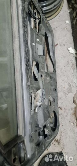 Дверь правая передняя grand Cherokee zj