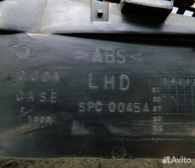 Дефлектор центральный Mitsubishi Colt 5