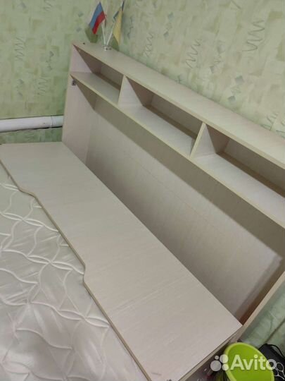 Кровать двуспальная с ящиками и матрасом