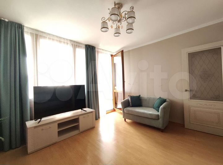 2-к. квартира, 50 м², 10/14 эт.