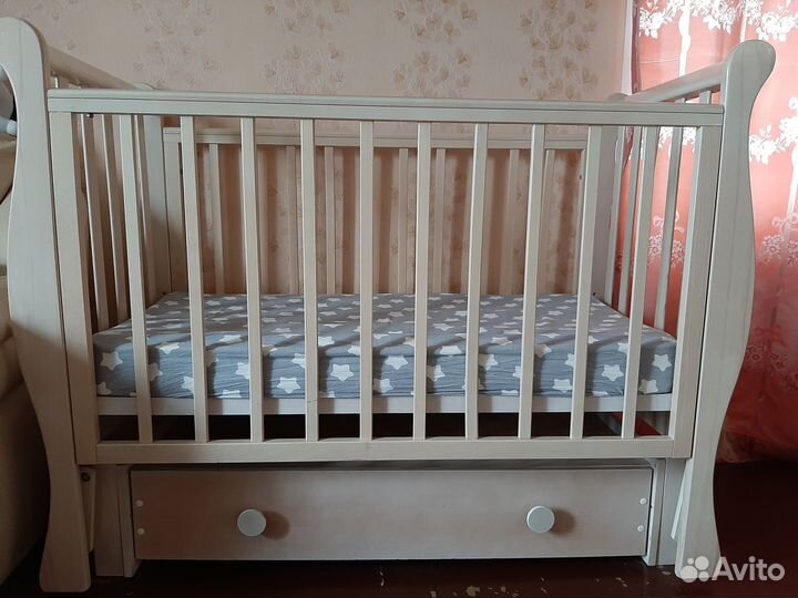 Детская кроватка Лель с маятником и ящиком