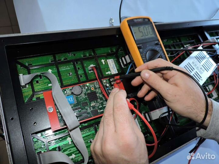 Монтаж/обслуживание светодиодных видеоэкранов