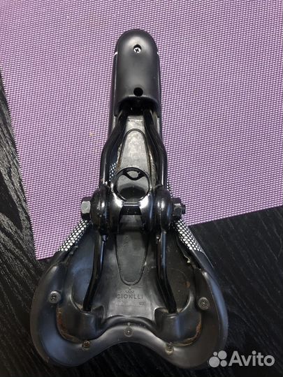 Седло для велосипеда кожаное