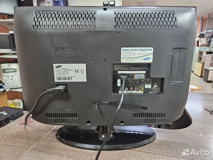 Телевизор Samsung LE22B450C8W