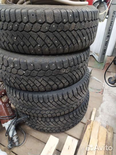 Continental ContiIceContact BD 215/65 R16