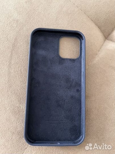 Чехлы на iPhone 11 и 12