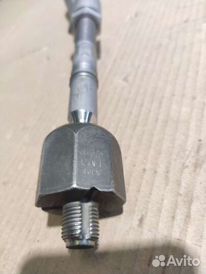 Руливой наконечник в сборе с тягой 7E0419804