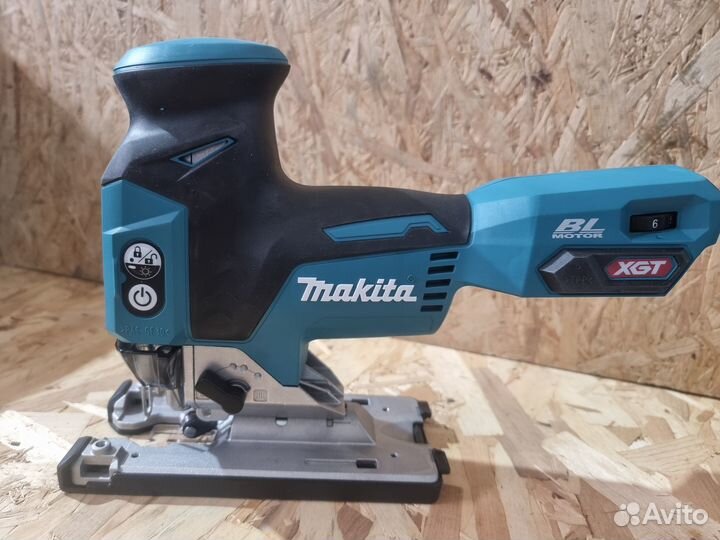 Аккумуляторный лобзик Makita JV001GZ