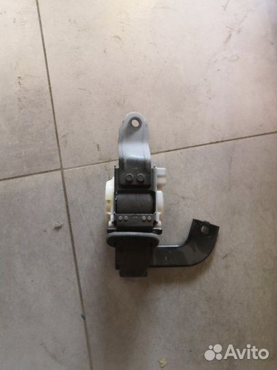 Ремень безопасности задний Mitsubishi Outlander