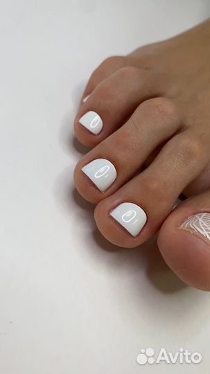Модель на маникюр и педикюр