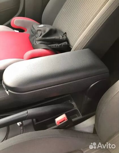 Крышка подлокотника Volkswagen Polo, Skoda Rapid