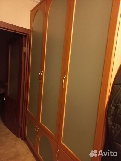 Шкаф распашной бу