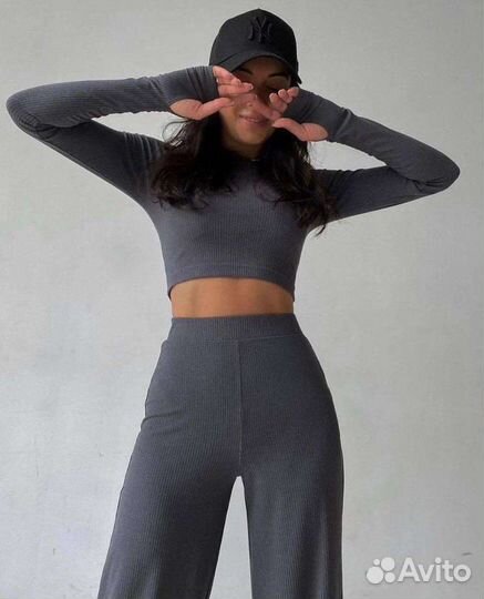 Спортивный костюм женский