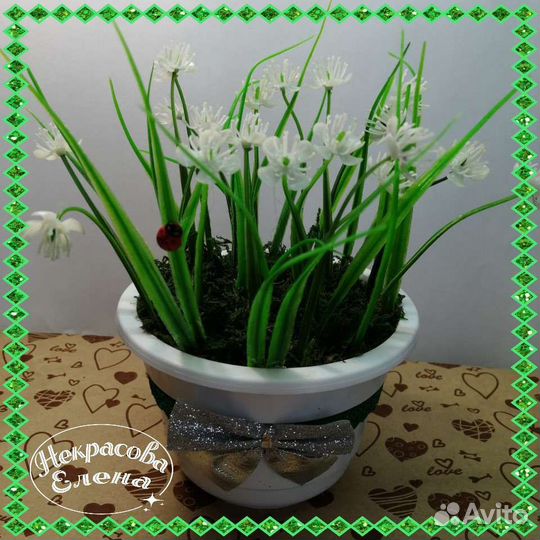 Искусственные цветы в кашпо