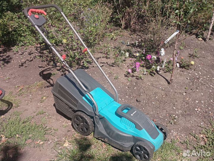 Газонокосилка электрическая б/у