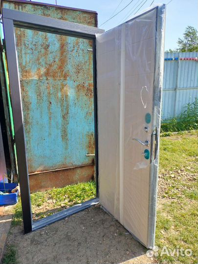 Входная дверь