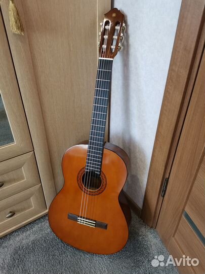 Классическая гитара yamaha c40