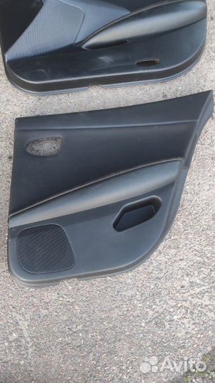 Обшивка боковой двери Nissan Primera P 12