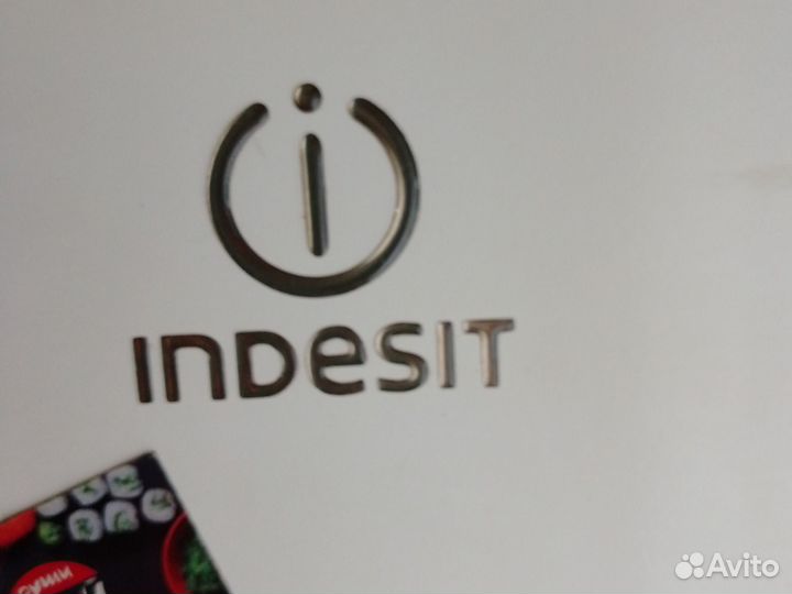 Холодильник indesit