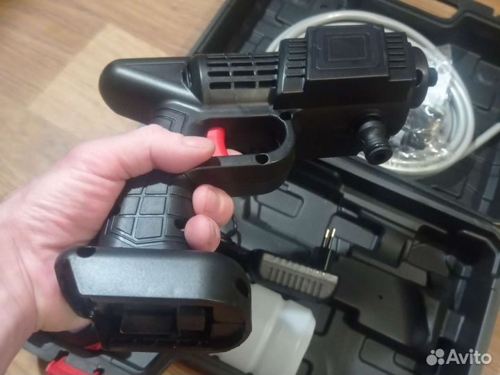 Аккумуляторная автомойка Modengo/ пила