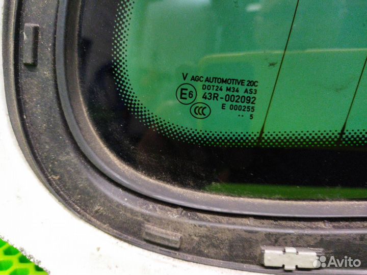 Боковое стекло с обогревом правое Volkswagen