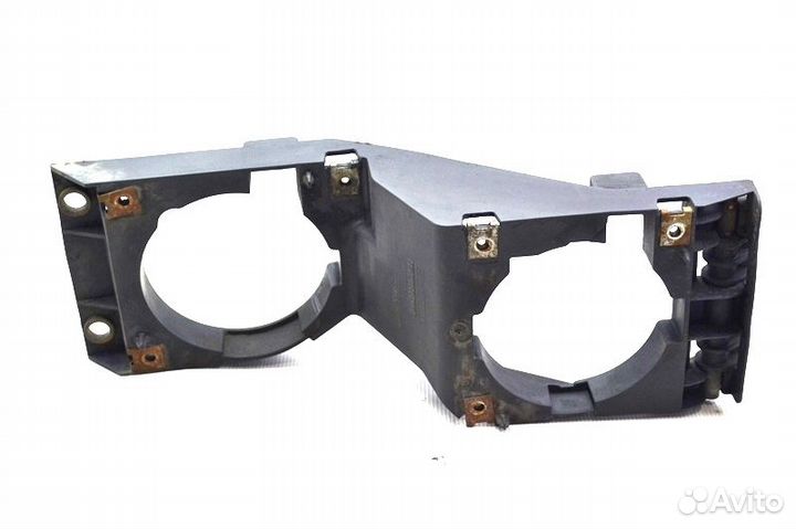 Рамка противотуманной фары, левая scania R-series