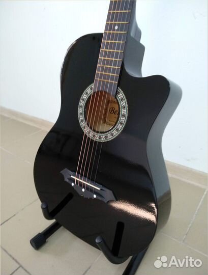 Акустическая гитара
