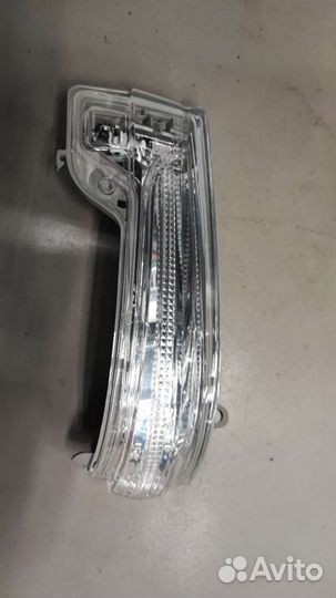 Повторитель поворота в зеркало hilux 2015