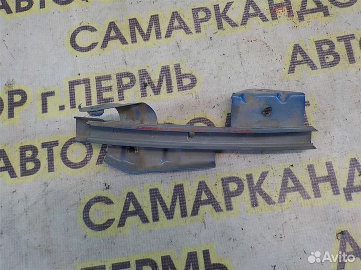 Направляющая стекла двери Renault Logan I 2005-20