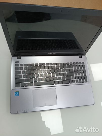 Ноутбук Asus X550C