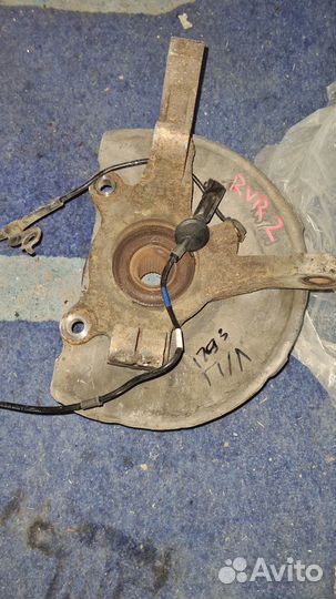 Поворотный кулак Mitsubishi lancer 10