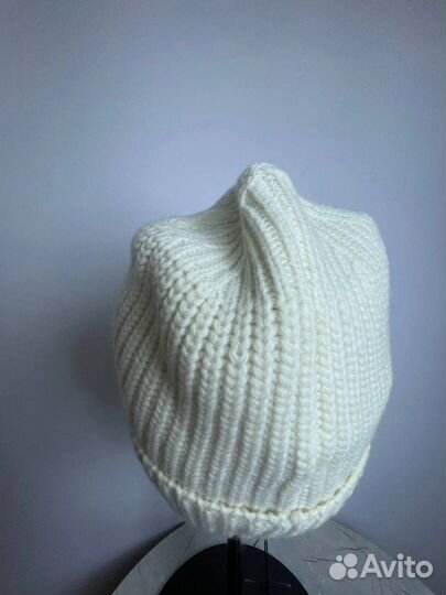 Стильная шапка Stone Island