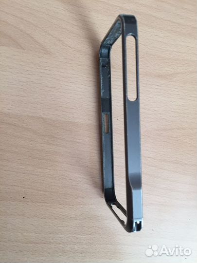 Дюралевый бампер для айфон 5 и 5s