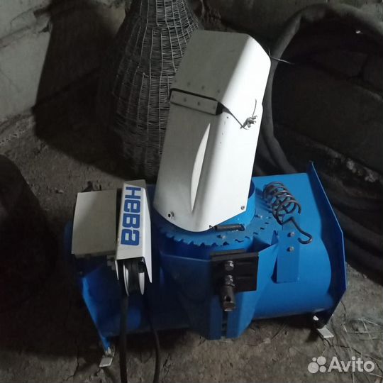 Снегоуборщик и насадка на мотоблок