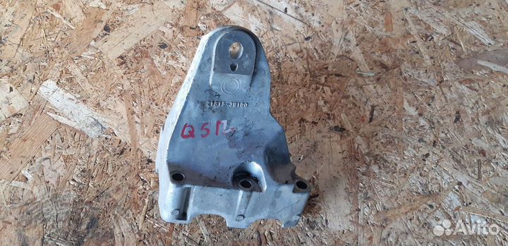 Кронштейн двигателя левый