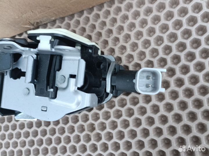 LR017470 Замок с тросом land rover