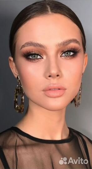 Модель на макияж