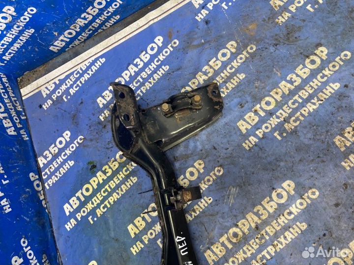 Балка подмоторная. Nissan Largo минивен KA24DE